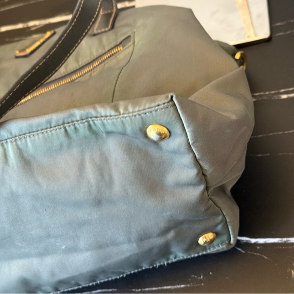 💎GORGEOUS AUTHENTIC PRADA NYLON/ LEATHER TOTE BAG💎 - Picture 14 of 16